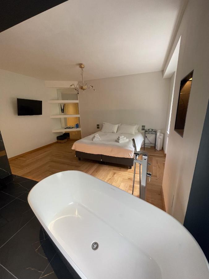 The Lion'S Den Bnb Trieste Eksteriør bilde